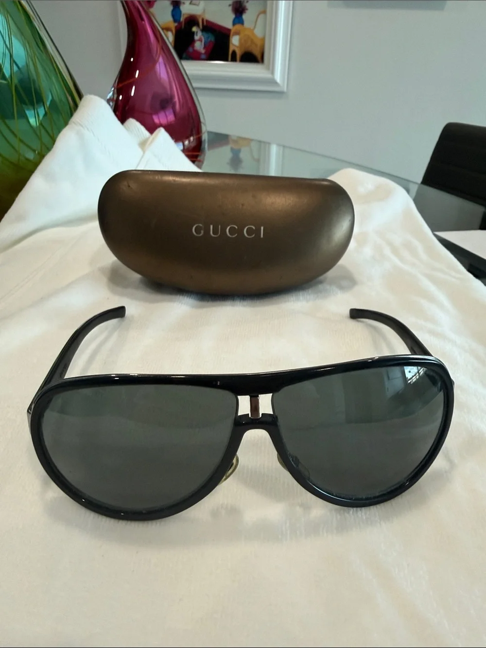Sunglasses with Gucci case